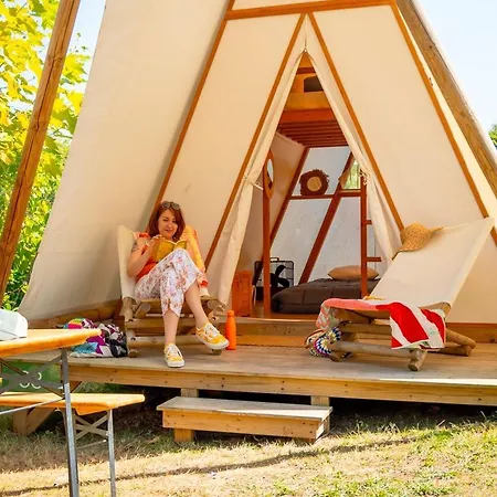 Κάμπινγκ Glamping *
